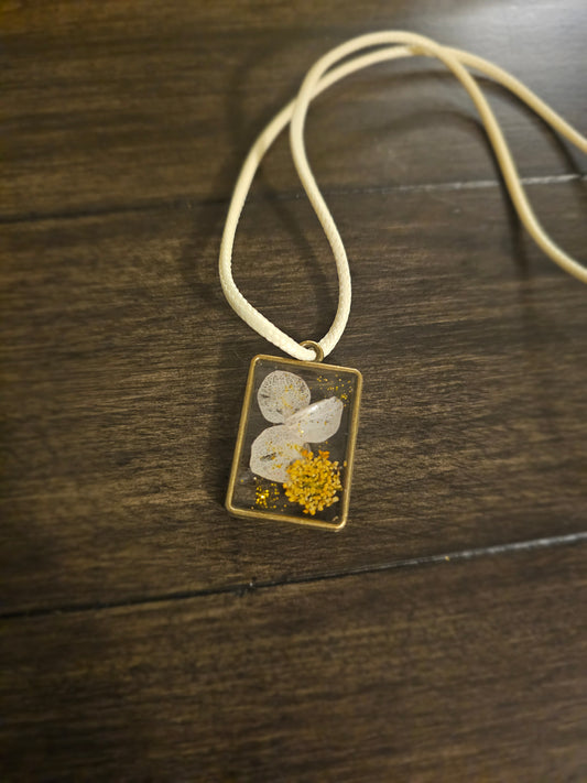 Golden Meadow Cream Chain Necklace